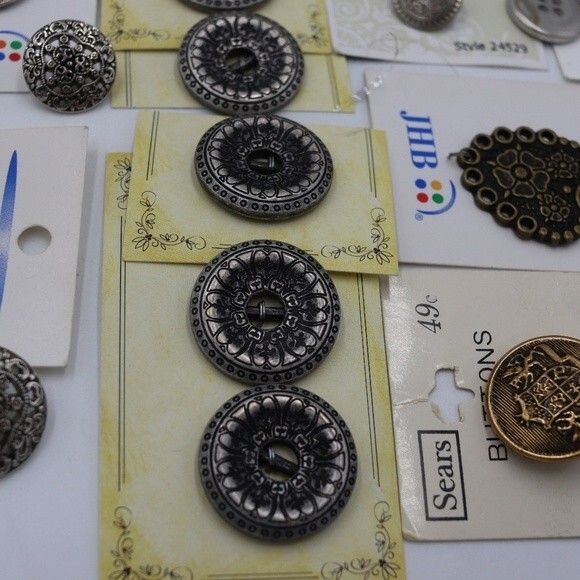 Huge Metallic Button Lot Hooks Clasps & Buttons - Picture 13 of 13